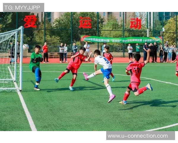 足球明星高空踢球精彩瞬间视频集锦让你领略绝妙技巧与风采